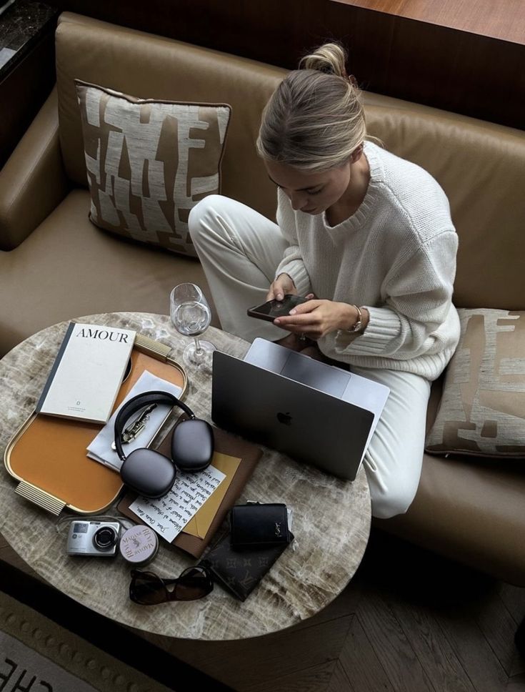 Heller Meditationsraum von innen